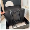 Bolsa Maillard Transfronteiriça Feminina Grande Capacidade Tote Outono e Inverno 2024 Nova Retrô Versátil Bolsa de Ombro