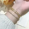 Una Pulsera de Flor de Cuatro Pétalos Completamente Incrustada de Diamantes para Mujer, Estilo Minimalista, Pulsera con Cierre Súper Brillante, Material de Latón, Joyería de Lujo Ligero