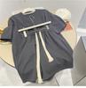 Moda Terno Esportivo Feminino Simples Pequeno Bordado Solto Em Torno Do Pescoço Camiseta De Manga Curta Perna Larga Shorts Casual Conjunto De Duas Peças Para O Verão