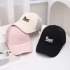 Gorra de Malla Cabeza Grande Letra Bordada Gorra de Béisbol para Mujer Primavera y Verano Estilo Coreano Combinación Perfecta Mostrar Rostro Cara Pequeño Ala Ancha Pico de Pato Gorra para Hombre