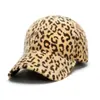 Gorros de Otoño e Invierno para Mujer, Gorra de Béisbol Estampado Leopardo con Bola de Piel, Gorra Visera Gruesa Cálida, Protección Solar para Exteriores, Gorro para Padres e Hijos, A Prueba de Frío