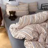 Conjunto de Roupa de Cama de Quatro Peças de Algodão Lavado Listrado Estilo Ins, Conjunto de Três ou Quatro Peças para Dormitório de Estudante, Lençol com Elástico Lavável à Máquina, Lavável à Máquina