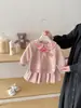 Sudadera de Oso de Manga Larga de Color Contrastante Estilo Nuevo de Primavera para Niños y Niñas, Falda Corta Holgada y Elegante, Conjunto Estilo Preppy para Hermanos y Hermanas
