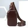 Bolsa de Ombro Masculina de Couro Crazy Horse Vintage Bolsa Tiracolo para Peito Bolsa Transversal de Couro Genuíno para Viagem ao Ar Livre
