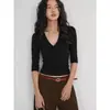 Elegante y estilosa camiseta de manga tres cuartos con cuello en V para mujer, nuevo diseño de otoño ajustado, top versátil y favorecedor para chicas a la moda