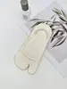 Calcetines finos de algodón puro para verano para mujer, antibacterianos y resistentes al olor, calcetines de color liso sin costuras en la punta, calcetines invisibles antideslizantes de silicona para dos dedos