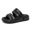 Sandalias de hombre para verano para uso exterior 2025 nuevas antideslizantes resistentes al desgaste desodorantes de doble propósito para conducir ocio ligeras pantuflas de playa