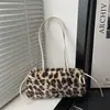 Bolsas Peludas Transfronterizas para Mujer 2026 Nuevo Bolso Tote de Moda con Estampado de Leopardo Bolso de Hombro Versátil Bolso de Peluche