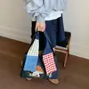 Bolso de Mezclilla Bordado de Hongo Retro, Bolso de Hombro de Gran Capacidad, Diseño de Empalme, Bolso para Commuter, Nuevo Estilo Otoño e Invierno para Mujer