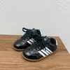 Zapatos de Entrenamiento Alemanes de Cuero Retro para Niños Otoño 2026 Nuevos Zapatos Casuales para Niños Niños Medianos y Grandes de Caña Baja Zapatos de Tabla para Niñas Modernos