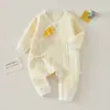 Body de algodón puro Clase A con mariposas para bebé Mono de primavera y otoño para bebé Mono cálido acolchado para recién nacido Costura sin costuras