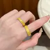 Anillo de Nuevo Estilo con Acabado Cepillado de Lujo, Diseño Moderno y de Gama Alta, Joyería de Nicho Única y de Lujo Ligero