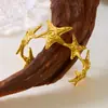 Pulseira Cruzada Europeia e Americana com Folhas e Flores Irregulares Série Oceano em Aço Inoxidável para Mulheres com Padrão Suave de Martelamento Metálico Personalizado