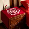 Funda para mesita de noche de dormitorio de boda, roja y festiva, a prueba de polvo, con caracteres chinos de buena suerte, para decoración de boda y montaje de mesa