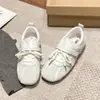 Diseño de nicho 2026, piel sintética, cierre de velcro, zapatos casuales, zapatillas de cordones para mujer, moderno estilo color-block, nueva colección versátil primavera/otoño