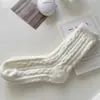 Calcetines de Peluche para Mujer, Resistentes al Frío, Engrosados para Otoño e Invierno, de Punto Trenzado a Media Pantorrilla, Antifrío, Cálidos, Adecuados para el Hogar, Posparto, Dormir, Usar en Casa