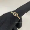 Anel Chopard Happy Diamond Europeu e Americano Transfronteiriço Banhado a Ouro Rosa 18K Diamante Único Versátil Anel de Dedo Indicador em Formato de Coração para Mulheres