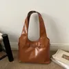 Bolso de Hombro Único de Gran Capacidad Retro Europeo y Americano Estilo Coreano HOBO Bolso para Mujer Estilo Motociclista Tendencia Hot Girl Bolso de Axila para Viajes Transfronterizos