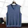 26 Novos Coletes de Cashmere com Decote V para Outono e Inverno Cor Sólida Soltos Sem Mangas Moda Masculina Casual