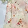 Tecido laranja com estampa floral pequena Doris para vestidos de primavera e verão femininos, saias longas, camisas, faixas de cabelo e artesanato