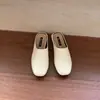 Mules cerrados versátiles de estilo francés con punta cerrada y suela plana para mujer, adecuados para usar al aire libre, mules slip-on de verano 2026, zapatos de tacón bajo sencillos