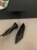 Primer Encuentro Jifa Retro Francés Punta Fina Tacón Gatito Corte Bajo Zapatos de una Sola Pieza Mujer 2026 Nuevo Estilo Slip-on Comodín Simple Cien