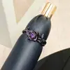 Anillo Abierto de Zirconia con Diamante Morado y Espina Oscura Rosa Diseño de Nicho Versátil para Apilar Anillo Personalizado de Alta Gama