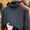 Suéter de invierno para hombre de cuello alto, engrosado para abrigar, adecuado para hombres de mediana edad, con diseño de punto trenzado, corte holgado y se puede usar como capa base o prenda superior