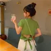 Camiseta de Manga Curta para Mulheres, Novo Estilo Verão 2026, Design Costas Abertas com Laço para Menina Ousada, Cropped Tendência