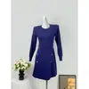 Novo vestido de malha longo de outono e inverno, leve, luxuoso, estilo retrô, de manga comprida para mulheres, com cintura marcada e efeito emagrecedor