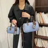 Bolso de hombro cruzado casual versátil simple de alta moda retro nuevo de verano 2026 bolso tipo almohada