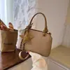 Bolso de mano retro transfronterizo para mujer, nuevo bolso de hombro simple de moda 2026, bolso cruzado versátil de nicho para el día a día