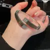 Pulsera Cuadrada de Circonita con Letra y Flor Estilo Palacio Retro, Pulsera de Lujo Ligero y Alta Gama, Joyería de Moda Europea y Americana