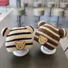 Gorro de Punto Coreano para Niños y Niñas Otoño e Invierno Oso Rayado de Lana con Borde Rizado Piel de Melón Gorro Cálido