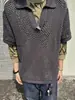 Top de Malha Respirável com Recortes de Verão Gola V Masculino Retro Americano Design Solto Casual Gola Manga Curta