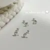 Aretes de Plata de Ley S925 Ou Ni Han con Incrustaciones de Diamante en Forma de Champiñón para Niñas, Diseño de Nicho Personalizado, Estilo Genial, Aretes para Agujero de Oreja/Perforación de Cartílago