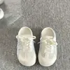 Meias-pantufas respiráveis de bico fechado para mulheres 2026 Verão Novo Estilo Coreano Preguiçoso Casual Sapatos Femininos Modernos Bico Redondo Sapatos para Exterior