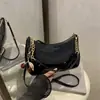 Bolso Simple de Charol para la Axila para Mujer 2025 Verano Nuevo Colgante de Cereza Cadena de Mano Popular Bolso de Hombro Cruzado