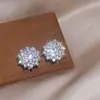 Cao Shi Exquisitos Pendientes de Facturación Estilo K Estilo Ins para Mujer Joyería de Flor de Copo de Nieve Lujo Accesible Pendientes Brillantes de Gama Alta
