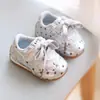 Zapatos para Bebés de Estilo Lindo con Suela Suave para Bebés y Niños Pequeños, Novedades de Otoño para Niñas, Zapatos Deportivos Casuales con Cordones, Lazo de Lunares, Modernos