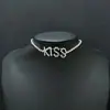 Collar de diamantes completo de alta gama diseño de nicho letra KISS collar de moda elegante todo-partido brillante collar de pedrería