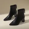 Botines de cuero de estilo francés con punta, botines de tacón medio, nueva colección otoño/invierno 2026, botines estilo Martin de tacón grueso, botines Chelsea retro para mujer