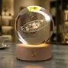 Bola de cristal tallada en 3D en el interior creativa transfronteriza con base de madera, base de plástico, regalo decorativo, luz nocturna, artesanías hechas a medida