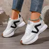 Zapatos deportivos casuales para mujer de talla grande transfronterizos 2026, zapatos casuales deportivos para mujer de cintura delgada en stock