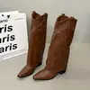 Bota larga retro de punta con tachuelas 2026, bota vaquera clásica western, bota larga de tacón grueso con cremallera lateral, zapato de tacón alto para mujer
