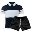 Nuevo Top de Manga Corta para Hombre Verano Moda Diseño de Cinta de Costura Bicolor Conjunto de Camisa Polo Casual de Manga Corta