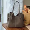 Bolso Tote de Gran Capacidad Casual Transfronterizo para Mujer 2025 Invierno Nuevo Elegante de Alto Valor Bolso de Hombro para Viajes