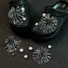 Accesorios para Zapatos Croc Negro y Plateado Camelia Brillante DIY Flor de Zapato de Pedrería de Alta Gama Hebilla de Zapato Joyería de Perlas Accesorios