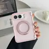 Capa de Celular com Suporte Giratório Escudo de PU Cor Vermelho Cereja para Apple 18Duo Venda Quente Toque de Pele Translúcida Dobra Esquerda-Direita