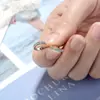 Brincos de Clipe Geométricos com Microincrustação Dz para Mulheres, Estilo Ins Moda Transfronteiriça Europeia e Americana, Luxo Leve, Sem Furo na Orelha, Sensação de Alto Padrão, Atacado